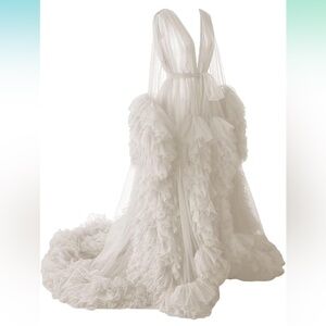 White Puffy Tulle Robe for Bridal/Maternity Photoshoot